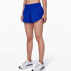 ⭐️SOLD⭐️Lululemon Tracker Short V *4"
Jet Stream